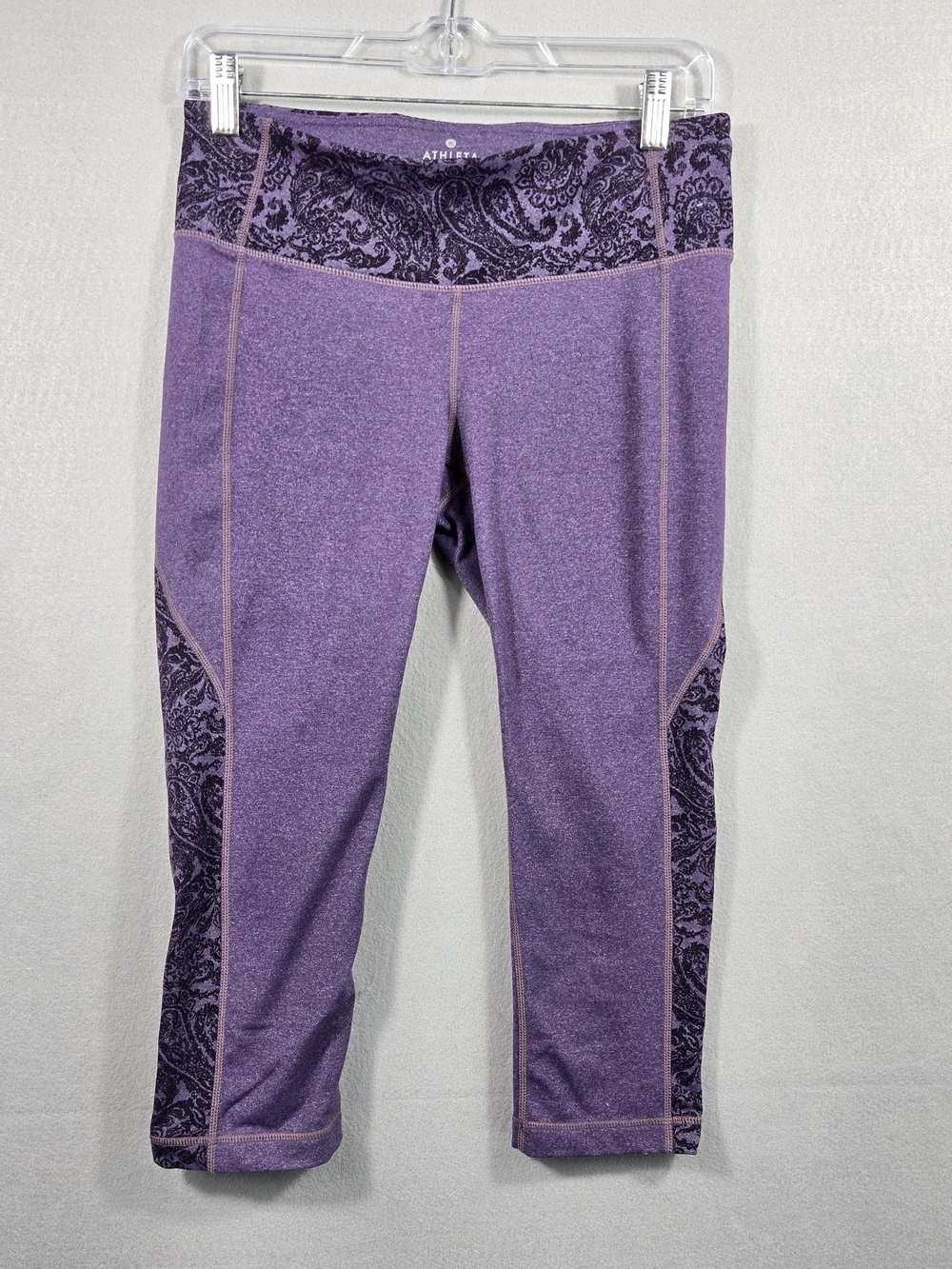 Athleta Splits Revelation Capri Leggings Women's M Purple Paisley